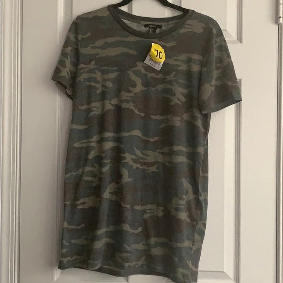Forever 21 Tops - Forever 21 t-shirt